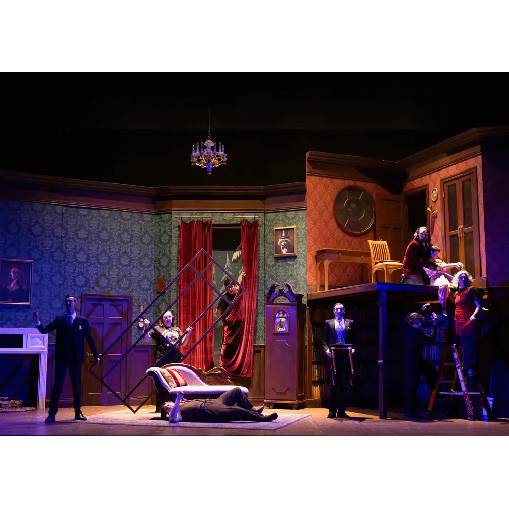 The Play That Goes Wrong 6